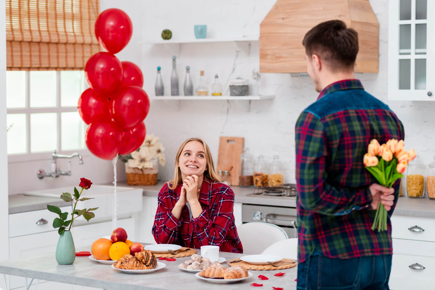 What Are the Best Happy Anniversary Essentials